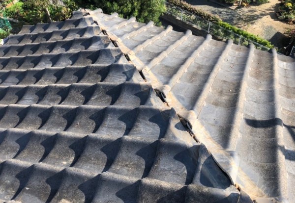 棟瓦取り直し　強化棟工法　既存棟瓦の撤去